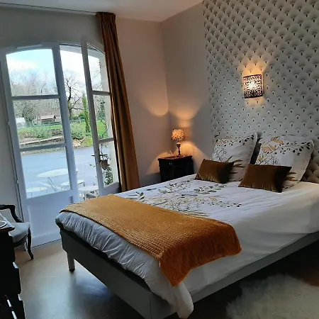 Chateau De Mornay * Saint-Pierre-de-l'Isle