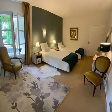 Chateau De Mornay 아파트 *