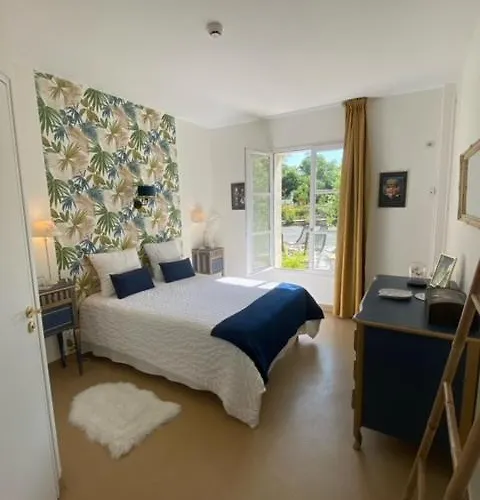 Chateau De Mornay * Saint-Pierre-de-l'Isle